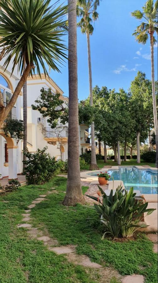 Lovely Apartment In Denia; El Patio Luaran gambar