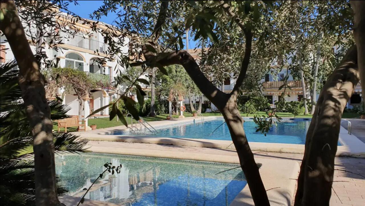 Lovely Apartment In Denia; El Patio Luaran gambar