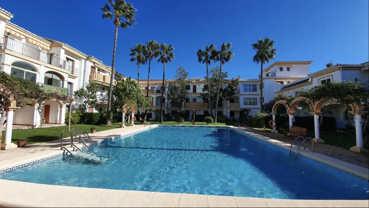 Lovely Apartment In Denia; El Patio Luaran gambar